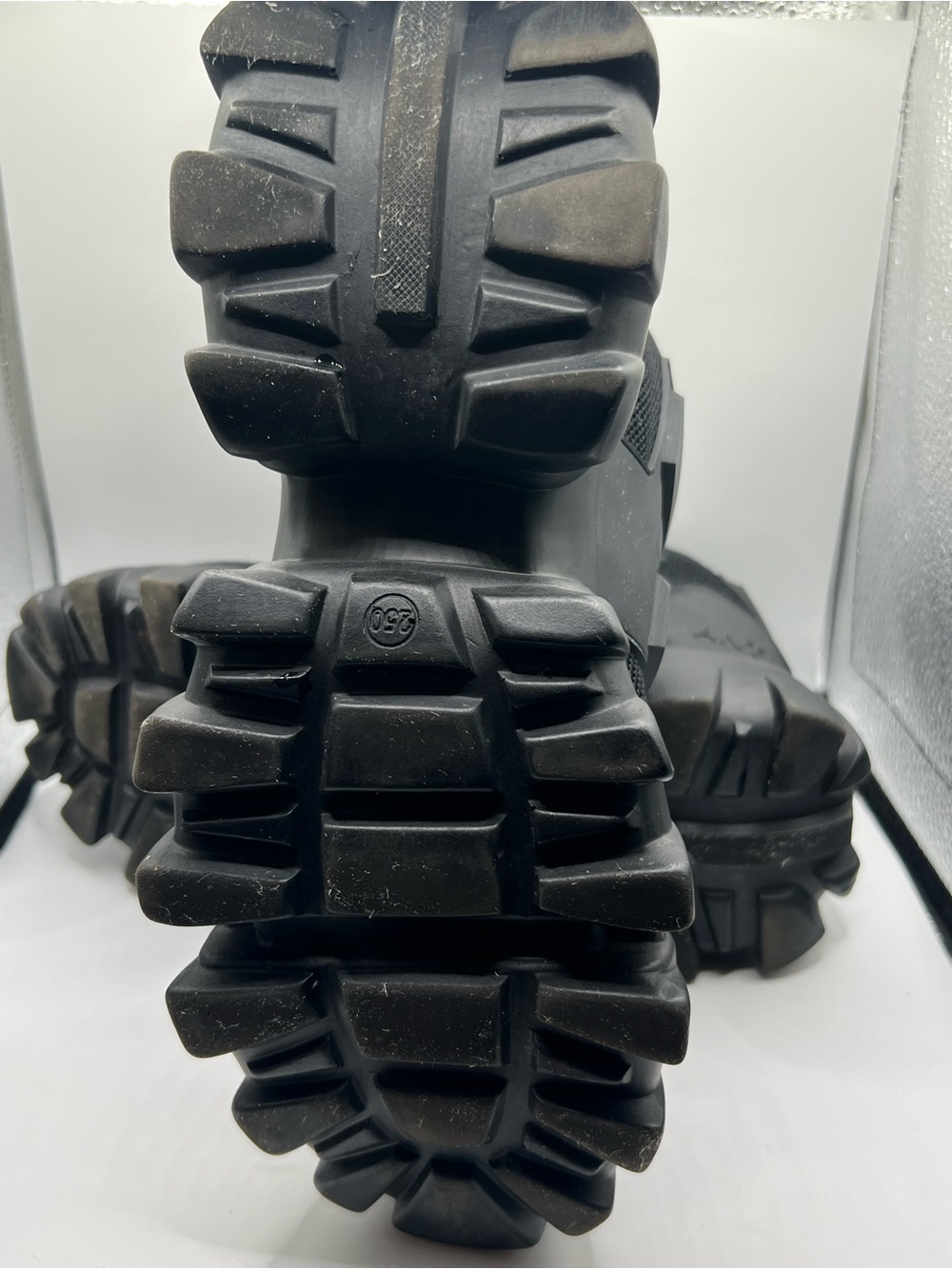 Men's Black Chunky Lace-Up Sneakers - Picture 12 of 12